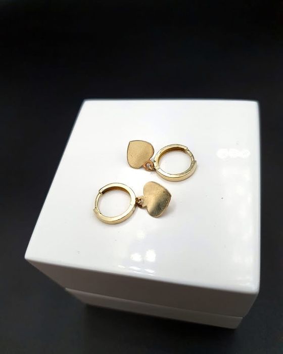 Ładne Złote Kolczyki Serduszka