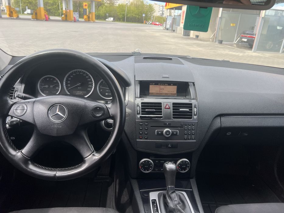 Mercedes-Benz C-Class 2010