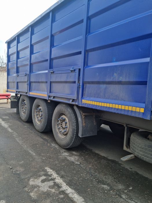 Бортовой прицеп  зерновоз