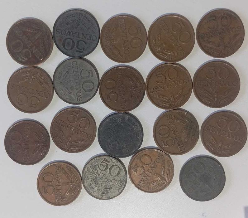 Lote de moedas de 50 centavos - 19 Uni