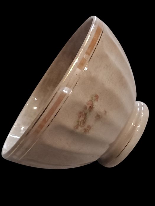 Malga ou tigela antiga da fabrica de loiça de Sacavém