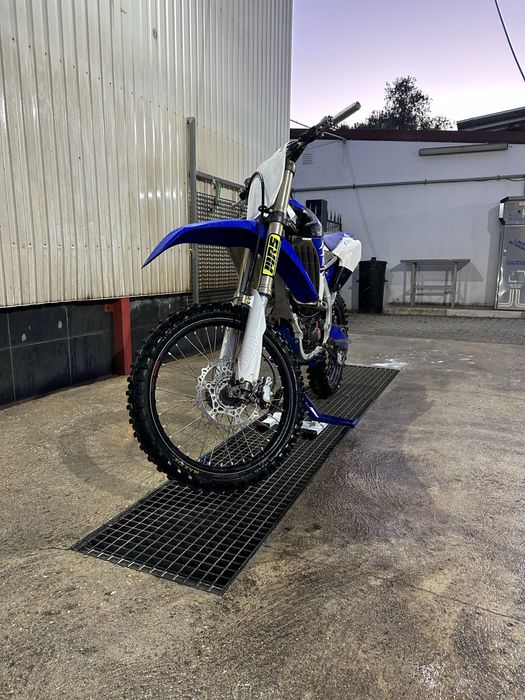 Yamanha yzf 250.
