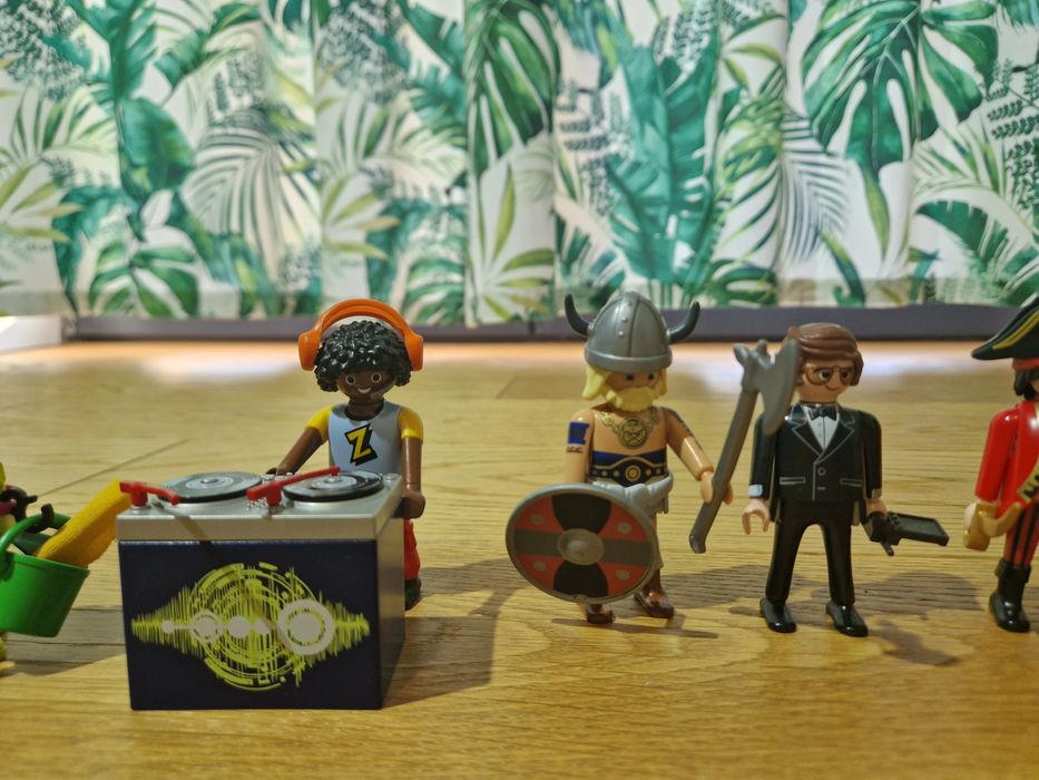 Playmobil zestawy 5377, 5379 i figurki