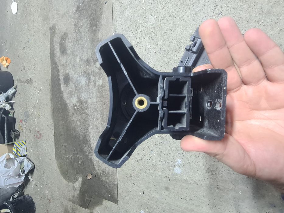 Продам лазерний рівень нівілір 360° dewalt DWO 811