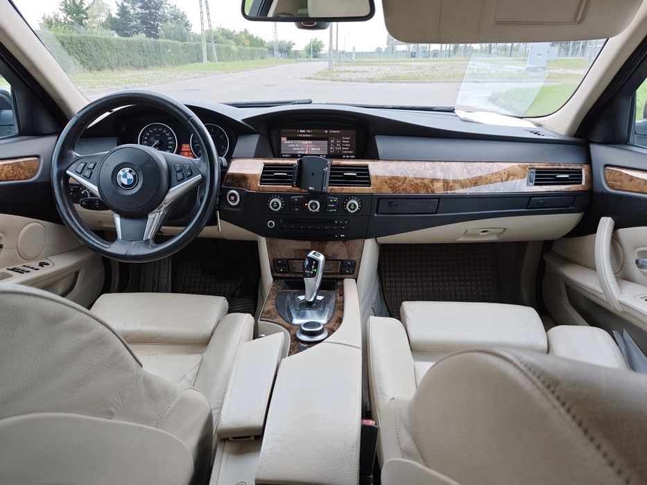 BMW E61 3.0 disel 235 koni