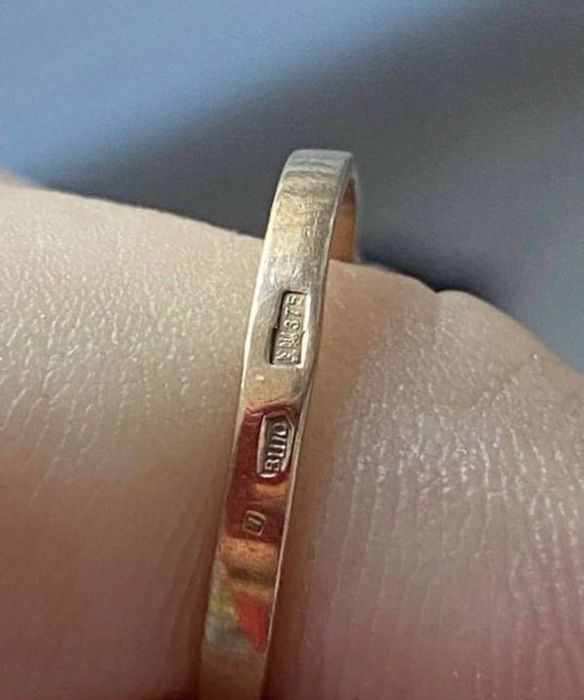 Кольцо золотое женское