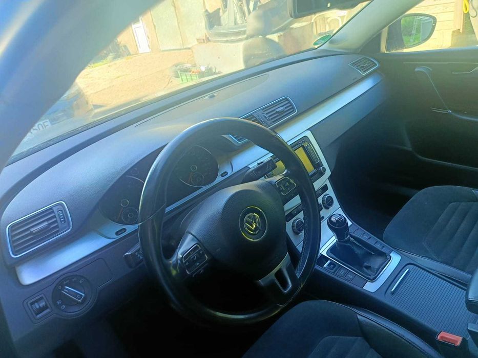 DAWCA na części VW PASSAT B7 2.0 TDI  kod silnika CFGB kod lakieru LC9X