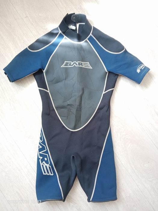 гідрокостюми для пірнання