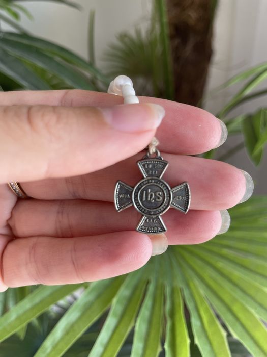 Pulceira tipo terço Menino Jesus de Praga