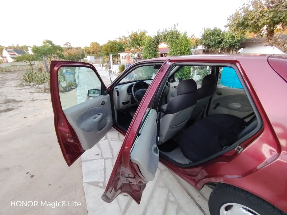 Venda de carro em muito bom estado.