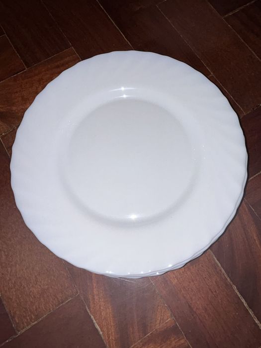 Conjunto 18 pratos + saladeira