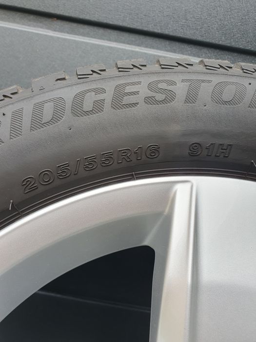 Oryginalne Alufelgi VW Touran Golf z oponami 205/55/16