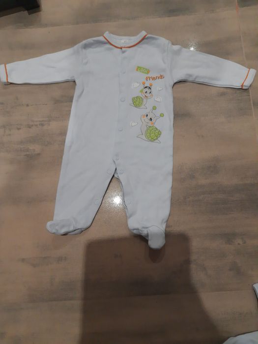 Zestaw ubrań w rozmiarze 62