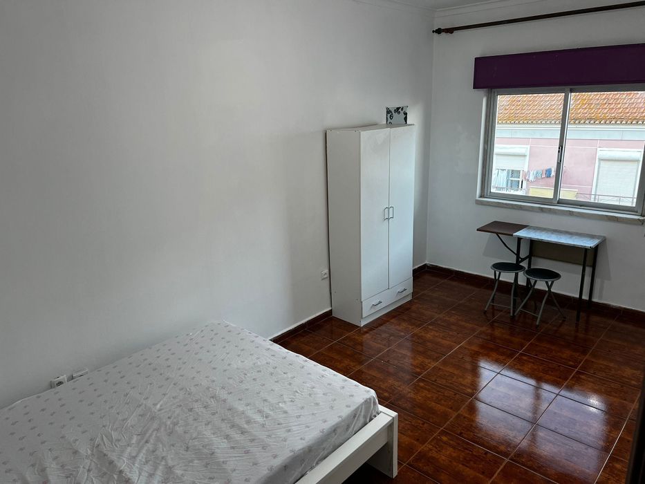 Quarto disponível casal ou solteiro