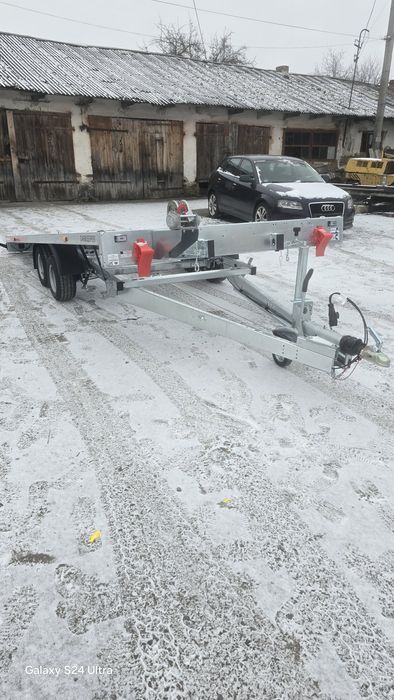 Лавета, лафет, лафета, причіп для перевезення легкових автомобілів