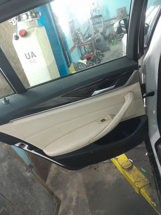 Дверні карти обшивки дверей bmw g30