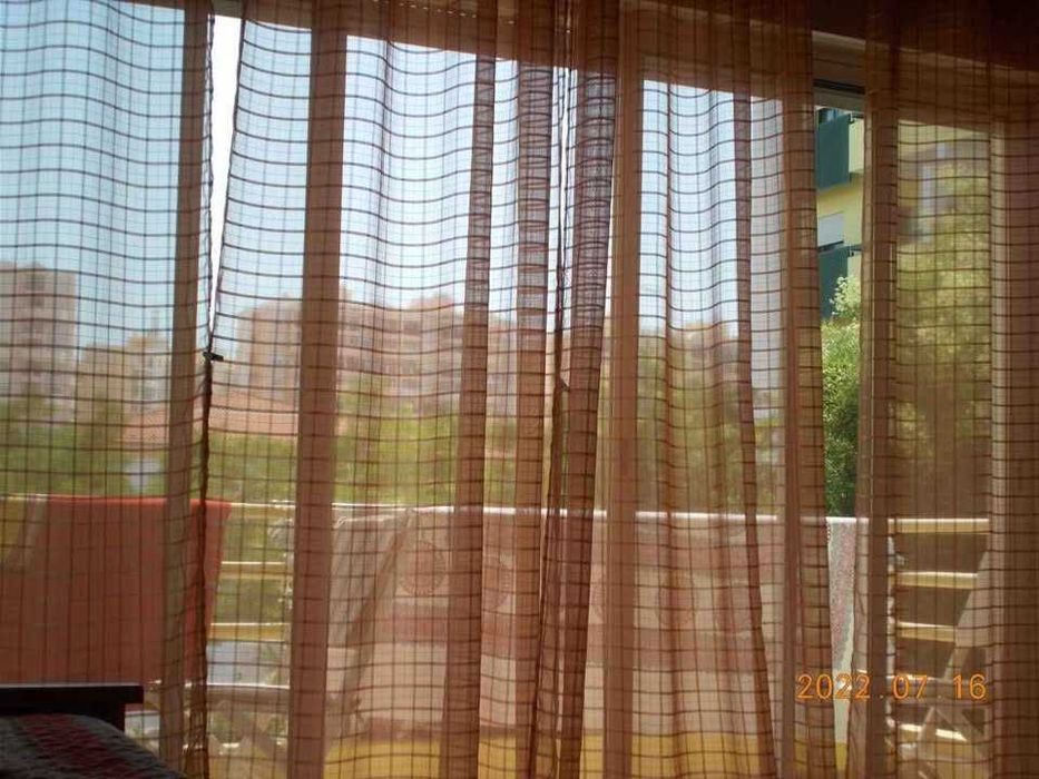 4 cortinas douradas elegantes