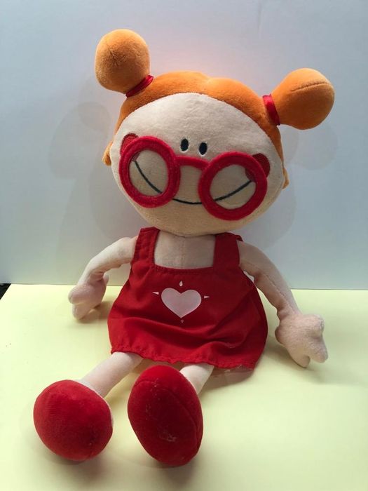 Boneca fofa colorida