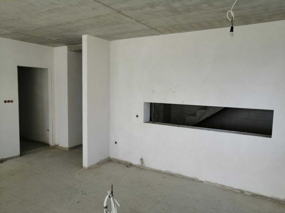 Tynki maszynowe gipsowe i cementowo-wapienne