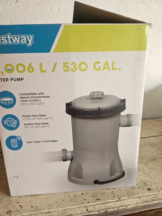 Bomba de água de piscina Bestway praticamente nova