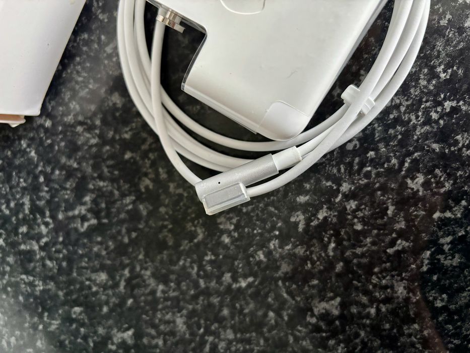 iPhone 45W L-Type Charger427389744327567362