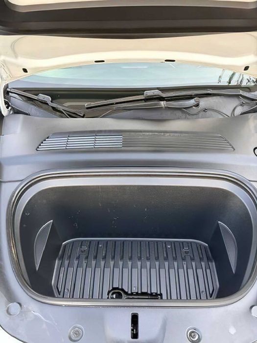 Tesla Model Y      2021