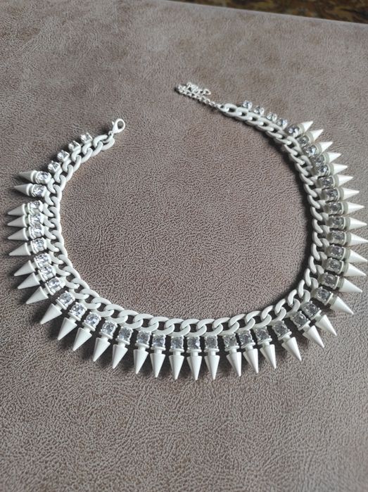 Необычное украшение,ожерелье