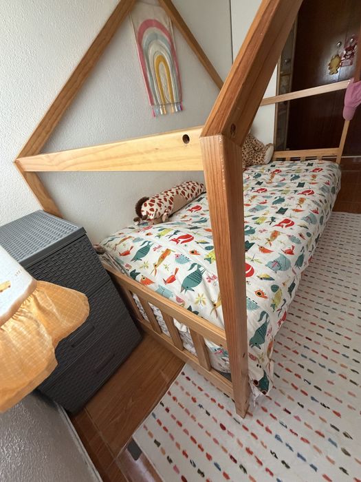 Cama madeira + colchão