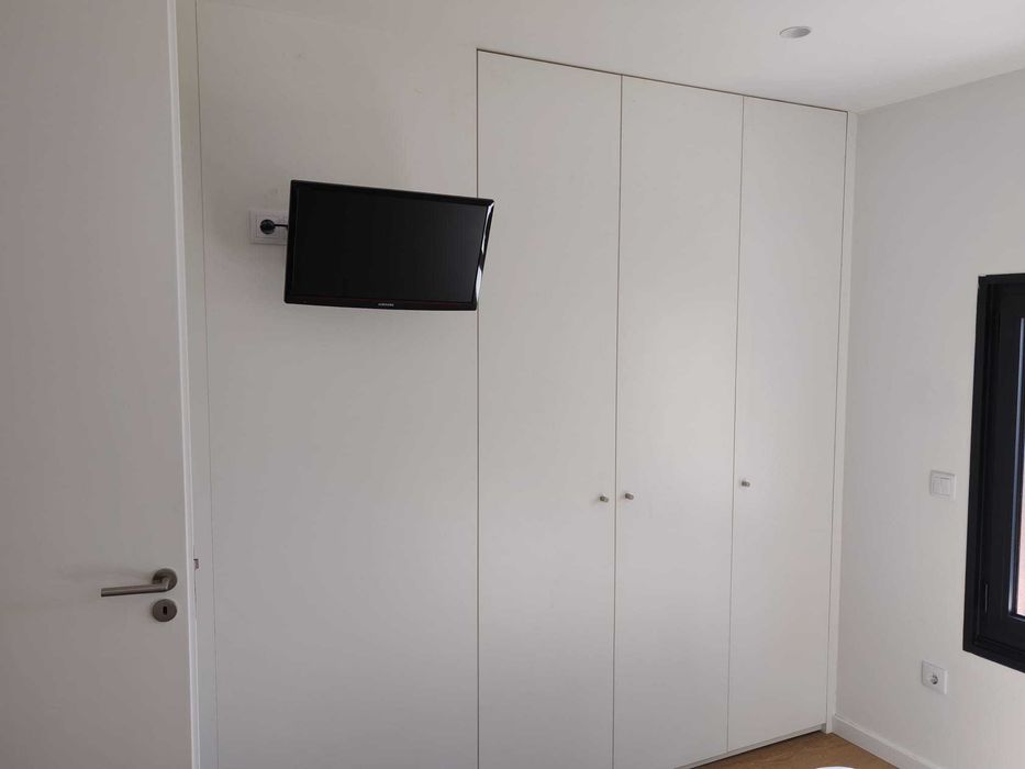 Moradia T2  , remodelada e mobilada