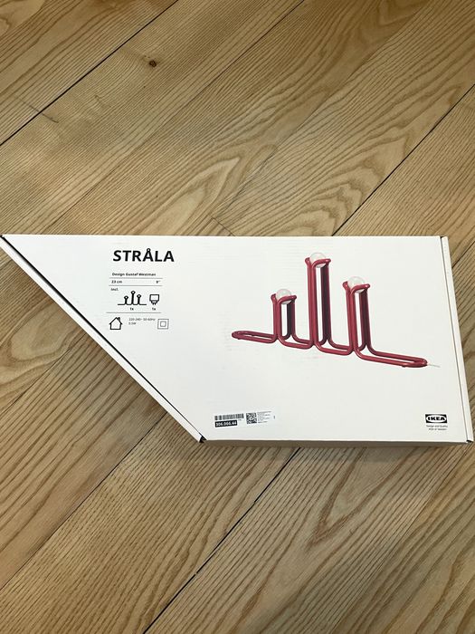 IKEA × Gustaf Westman STRÅLA – czerwona lampa LED 306.066.44
