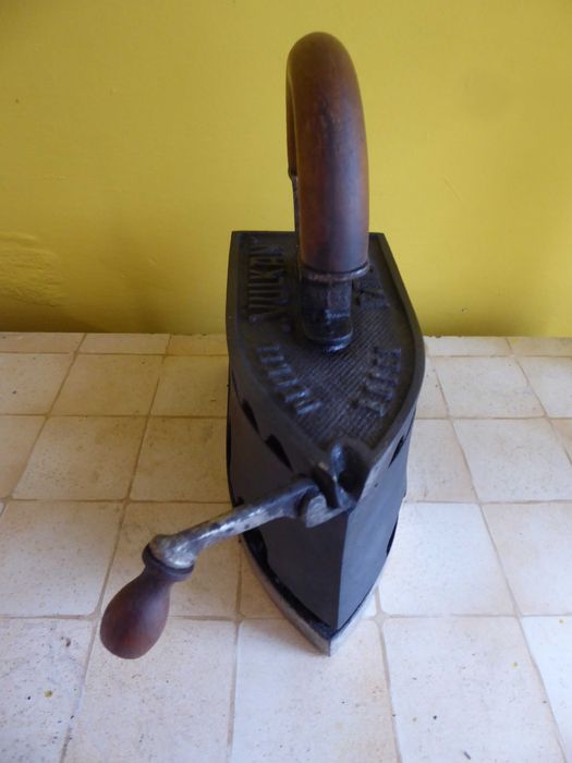 Stare rzadkie żelazko węglowe