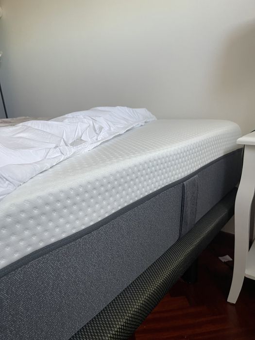 Base de cama Emma 140x190cm (colchão não incluído)