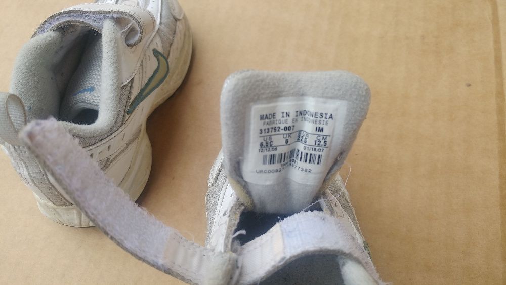 Nike buciki dla dziecka Nr 22,5 14,5 cm