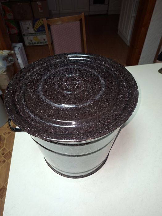 Выварка эмалированная.