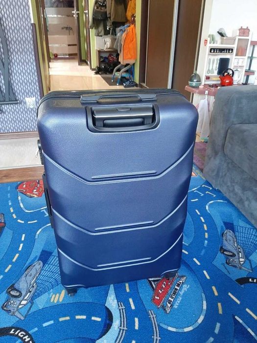 DUŻA WALIZKA TURYSTYCZNA na kółkach do samolotu