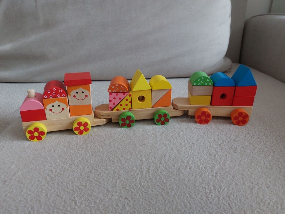 Дерев'яний поїзд-сортер