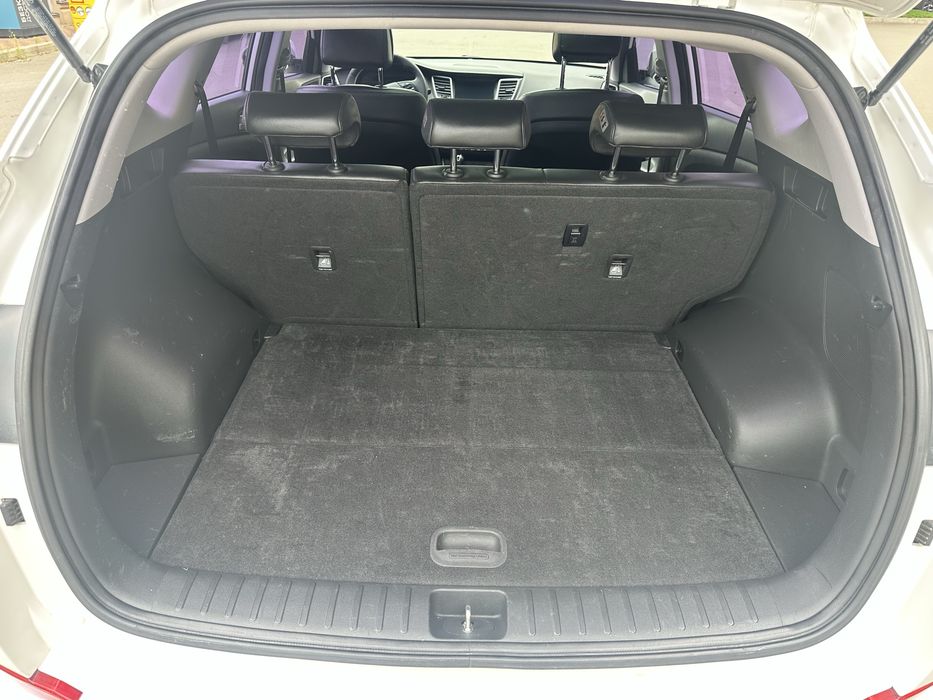 Hyundai Tucson 2015 р. Дизель: 2.0л. Автомат