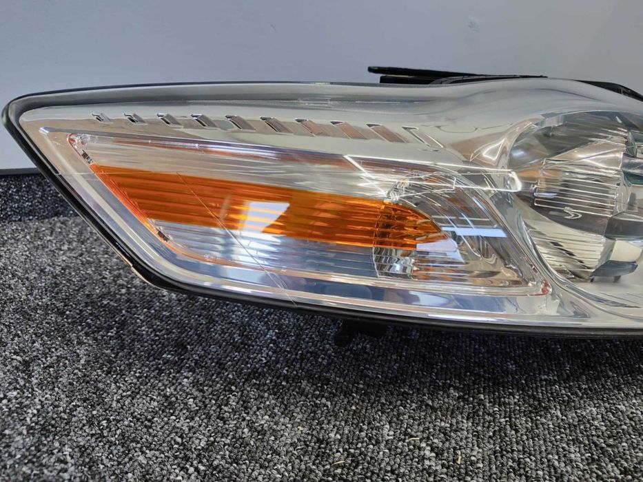 Reflektor Xenon Ford Mondeo MK4 przed lift zregenerowany prawy