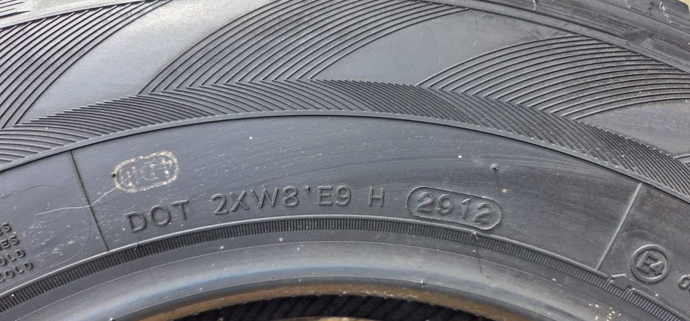 Opony zimowe Hankook  Winter RW06 215/75R16C 113/111R Nowe