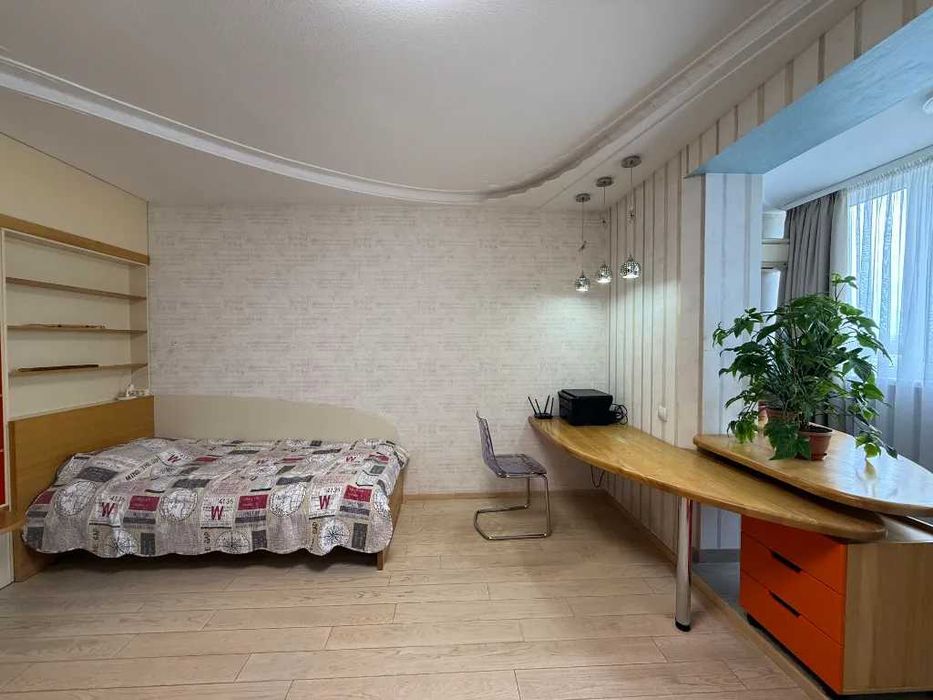 Продам 3к квартиру ул. Братьев Горобцов (ул. Кедрина), Рабочая