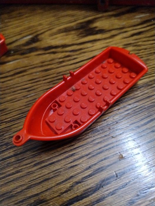 LEGO łódź czerwone