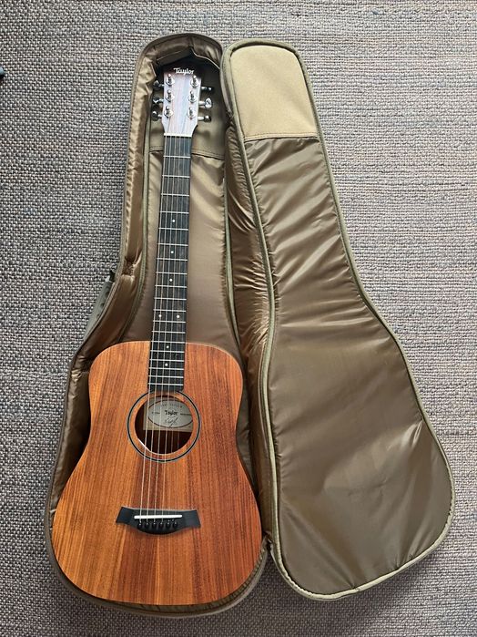 Guitarra Taylor Baby Koa