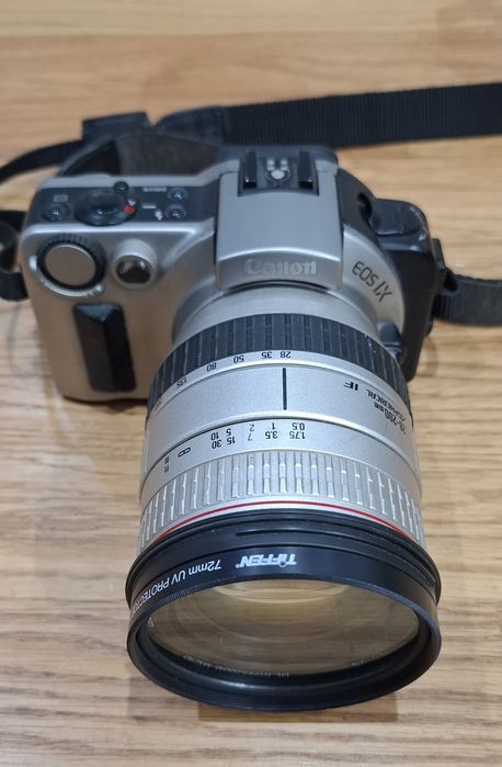 Canon EOSIX plus Sigma 28-200