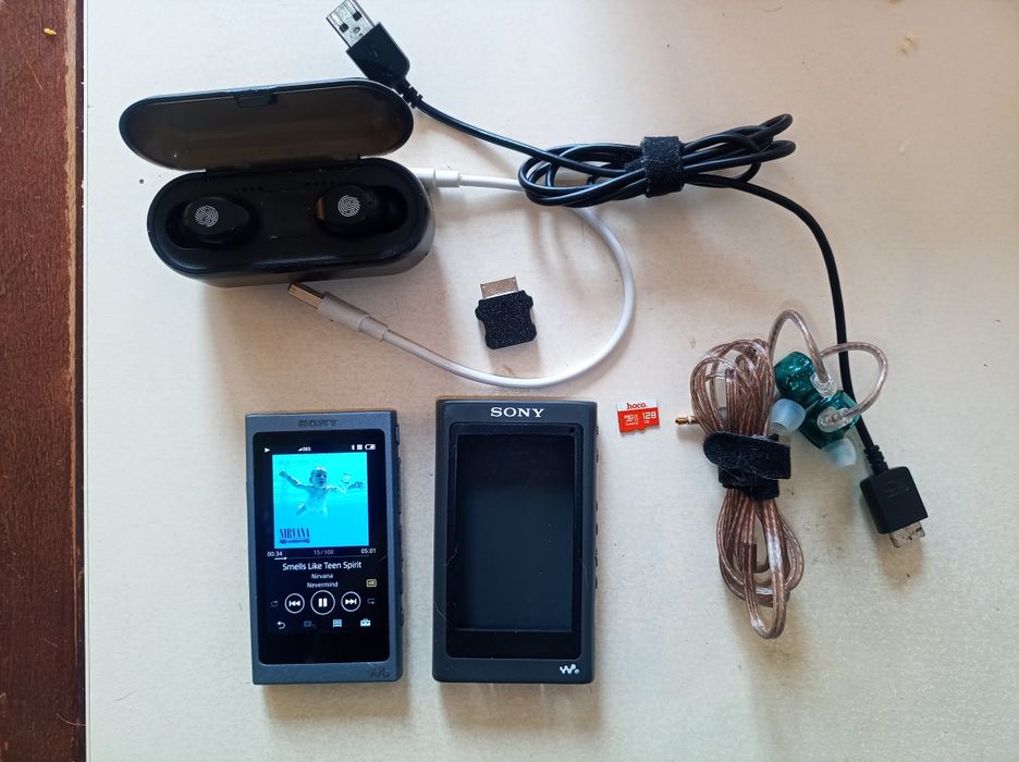 Sony Walkman A45 16Gb +наушники