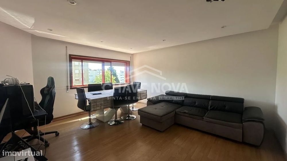 Apartamento T3 situado na zona de Coimbrões SD/CO — Santa Marinha E São Pedro Da Afurada, Porto