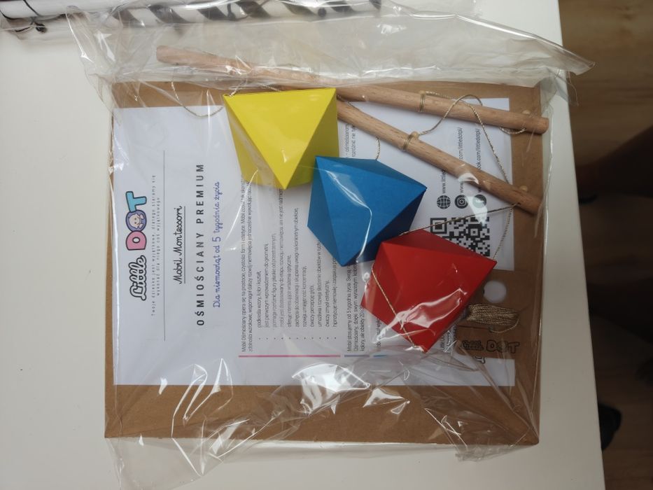 Mobile Montessori munari i ośmiościenny wraz z uchwytem