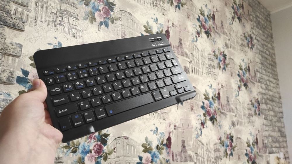 Bluetooth клавіатура для планшета