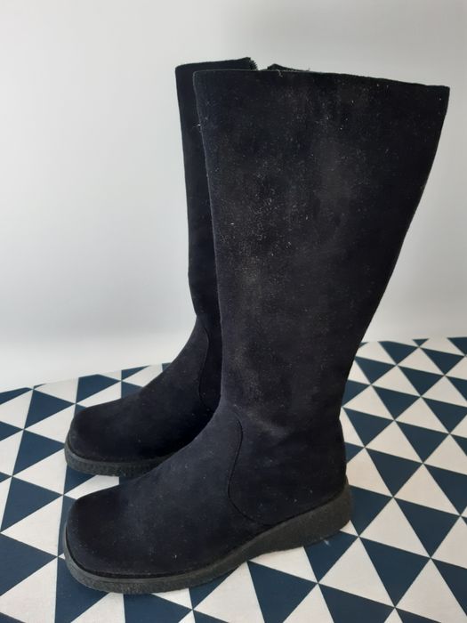 Vendo botas pretas camurça