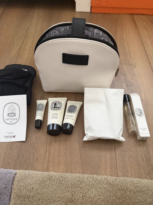 Diptyque kosmetyczka oraz 10 ml wody toaletowej Do Son