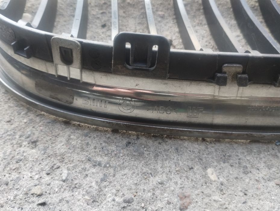 BMW E90 E91 atrapa grill nerki lift oryginał